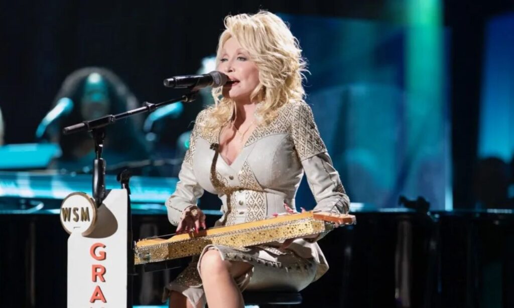 dolly-parton-s-most-legendary-performances-on-stage